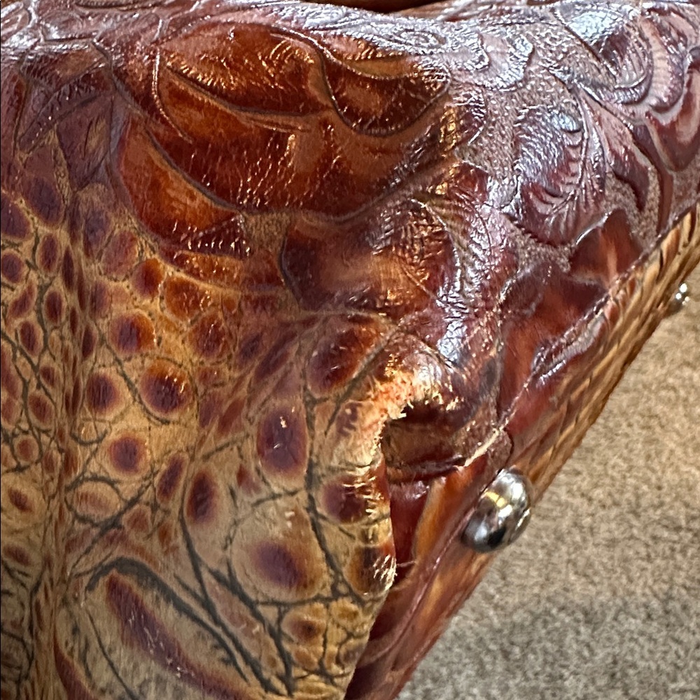Raviani Texas Tooled Bag - Picture 12 of 17